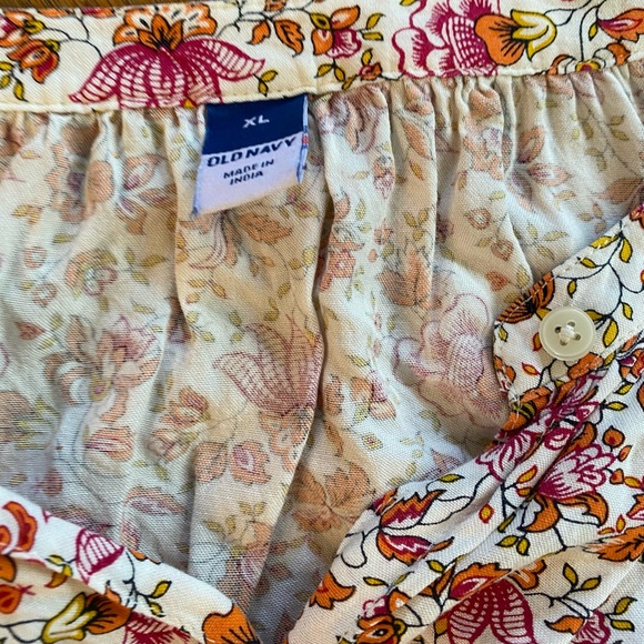 Old Navy Floral Top size xl - Picture 4 of 8